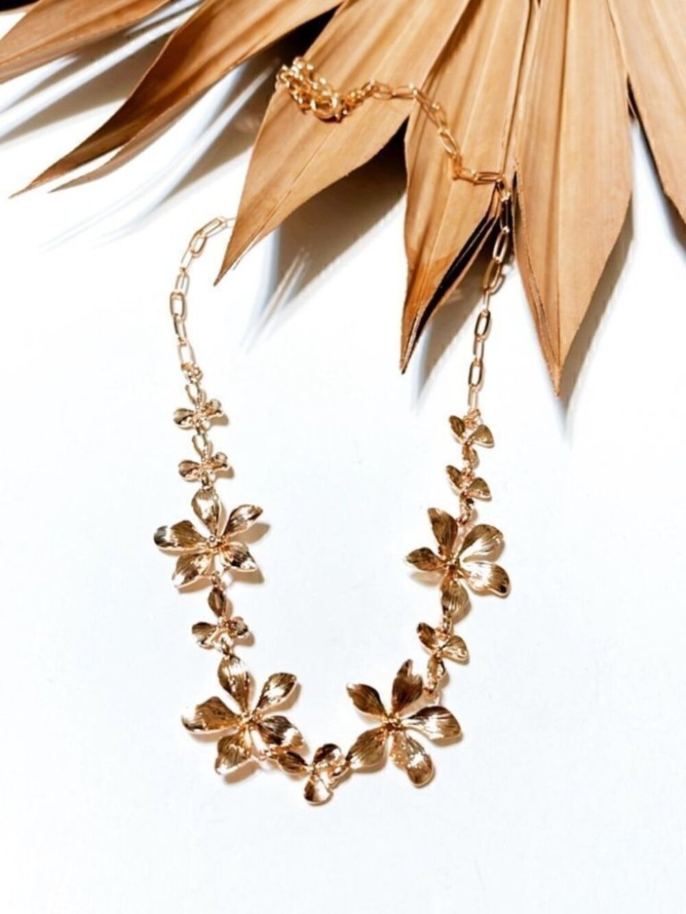 Goldflowernecklace926